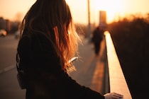 「完全に重い女でした」46歳女性の懺悔。“お守り代わり”が男性を激怒させ…愚かさが招いた最悪の結末