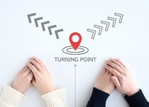 自分勝手すぎる！既婚者を「婚活アプリ」で見抜くポイント。自称“ペットを飼ってる”男性が怪しい理由