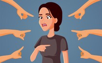 子どもの送迎も人任せ。嫌われママの“激ヤバ”エピソード5選「介護が、仕事が…」で逃げるのやめて！