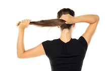 その髪型のせいかもよ？  “ポニーテール”頭痛になる理由と怖～いリスク。続けたい人の日常ケア【医療従事者監修】