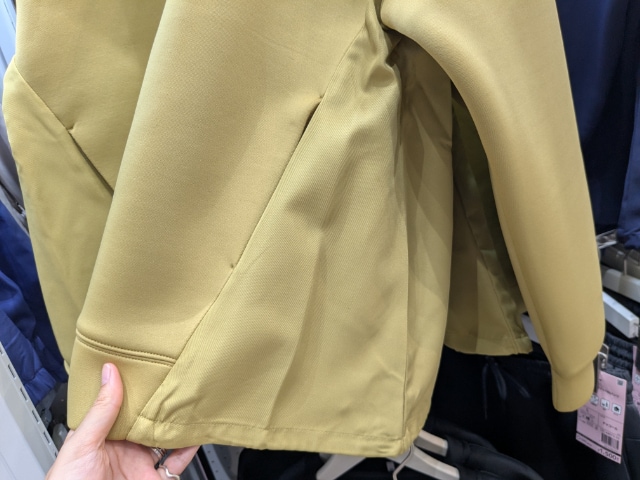 ストレッチライトEXEスキッパープルオーバーのサイド側