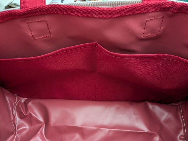 おうちトートバッグ中の2つのポケット