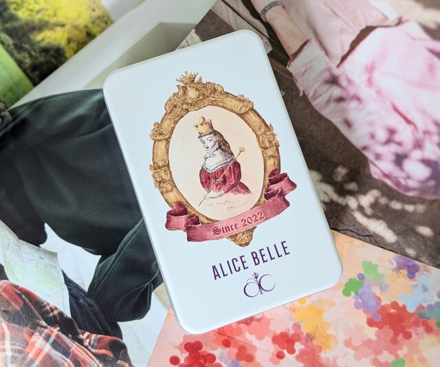 ALICE BELLEのクラシカルなオリジナル缶パッケージ