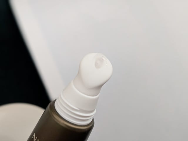 アルジェラン バウンスグロウ オーガニックバイタル スポット セラムの先端