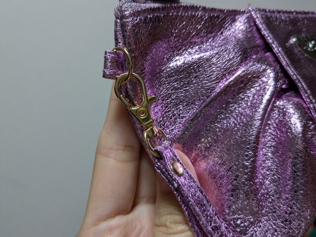 ポーチのカラビナ金具部分