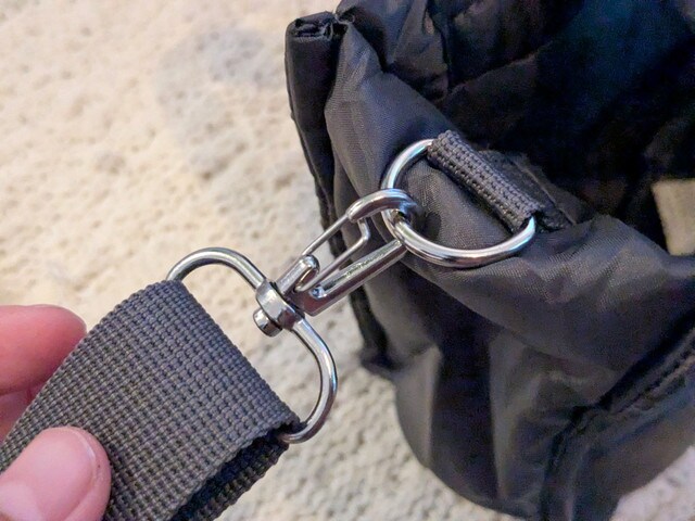 2WAYキルティングバッグのマチ部分。しっかり自立する構造