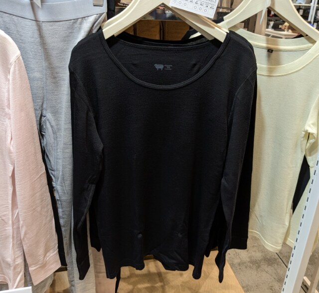 黒のメリノウール100ミドルウェイト長袖クルーネックT