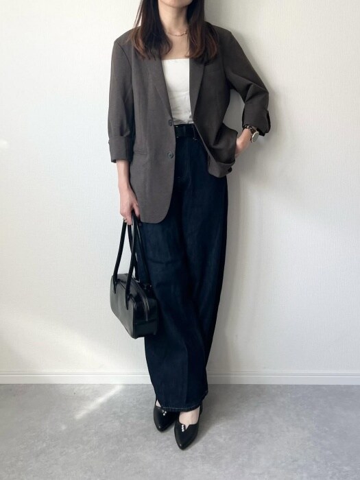 GUのダークブラウンの「ウォッシャブルテーラードジャケット」