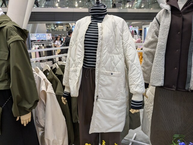 白の防風撥水キルティングアジャストブルゾン