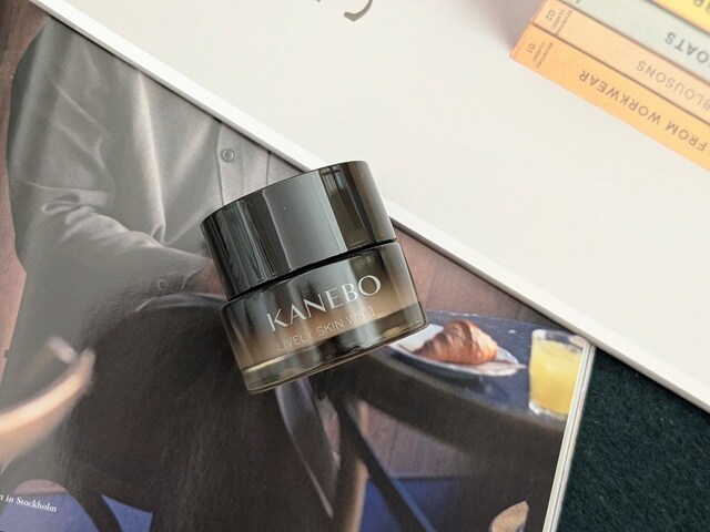 カネボウ ライブリースキン ウェアⅡの写真