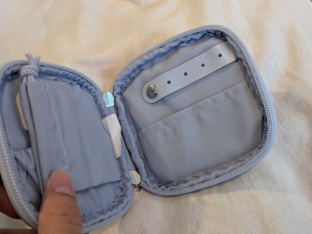 リトルミイ刺繍のアクセサリーポーチ外観