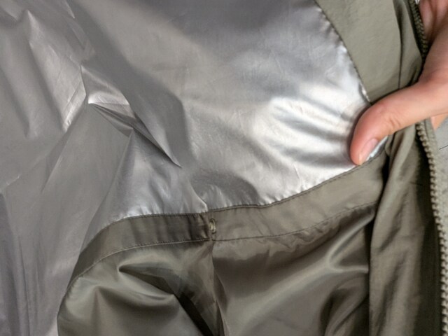 デタッチャブルトレルジャケットの裏地側