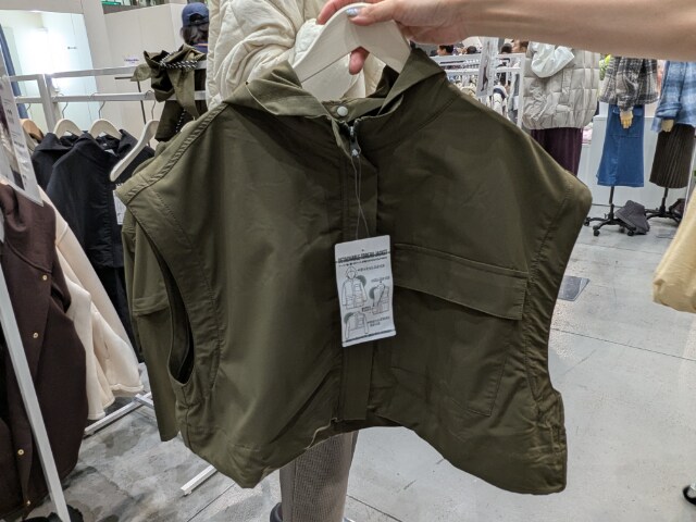 ノースリーブのデタッチャブルトレルジャケット