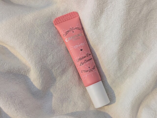 CANMAKE メロウデューリップエッセンス02 ピュアレッドのチューブ全体