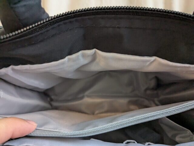 仕切りバッグ広めスペース