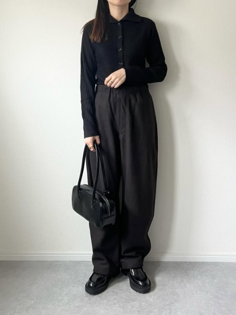 UNIQLOのブラッシュドスウェットワイドパンツのコーデ