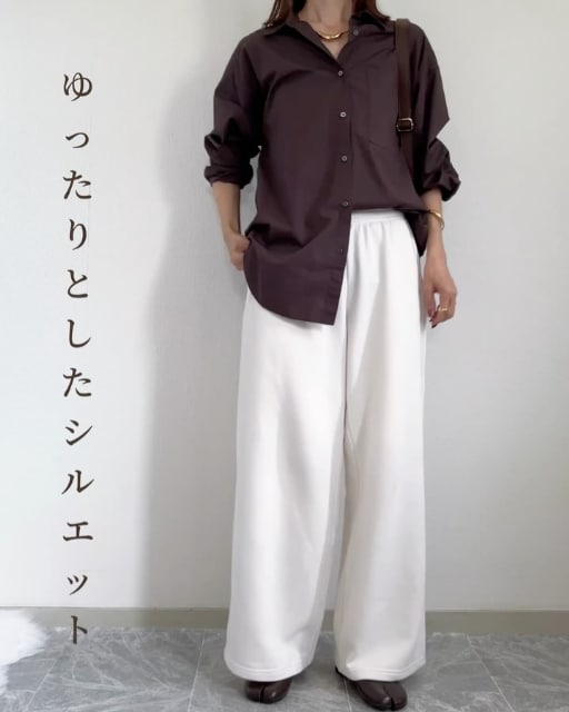 UNIQLOのスウェットワイドパンツのコーデ