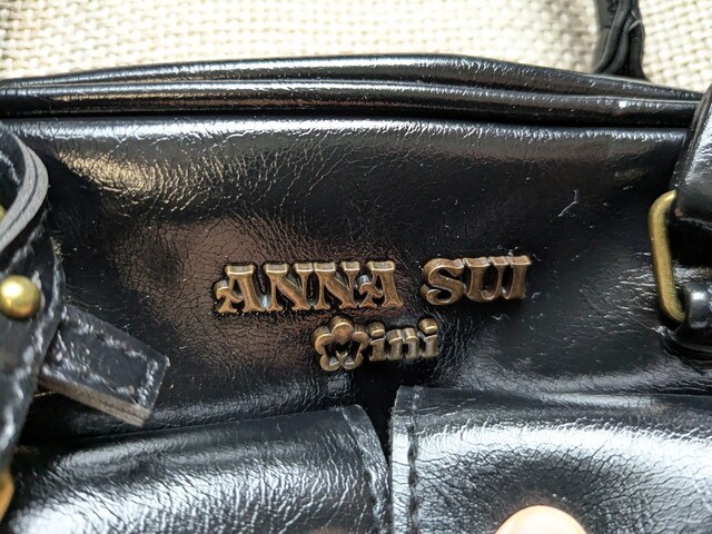 ANNASUIボストンバッグロゴ