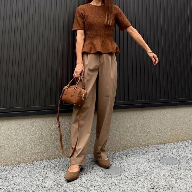 H＆M「リブニットペプラムトップス」