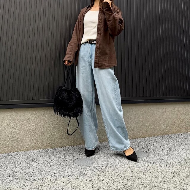 UNIQLOのバギーカーブジーンズのコーデ