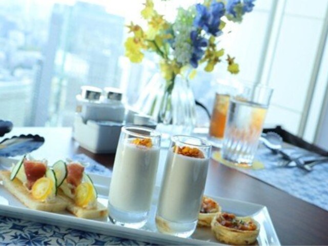 「ご褒美コスメ」がもらえる！JJ×東京ドームホテル「フラワーアフタヌーンティー」をレポ