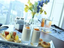 「ご褒美コスメ」がもらえる！JJ×東京ドームホテル「フラワーアフタヌーンティー」をレポ