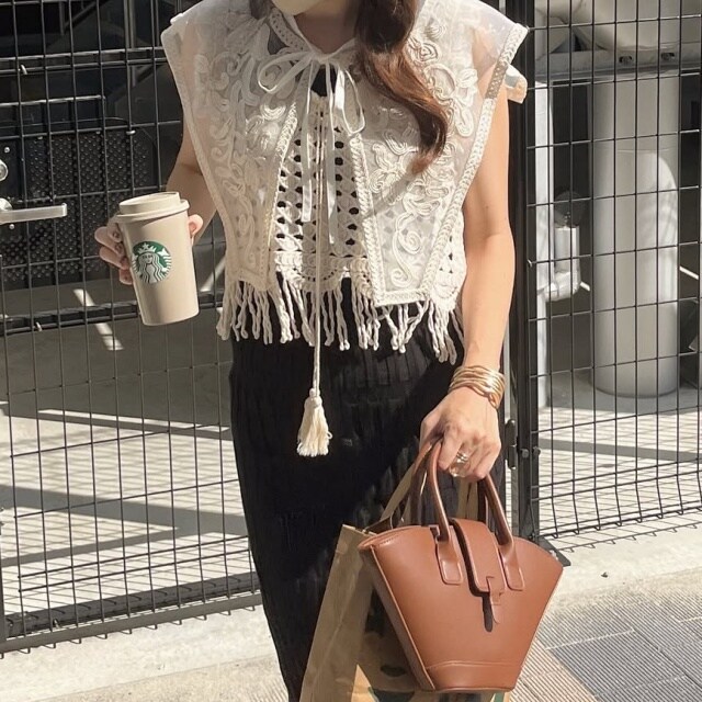 しまむら「レース編みフリンジベスト」