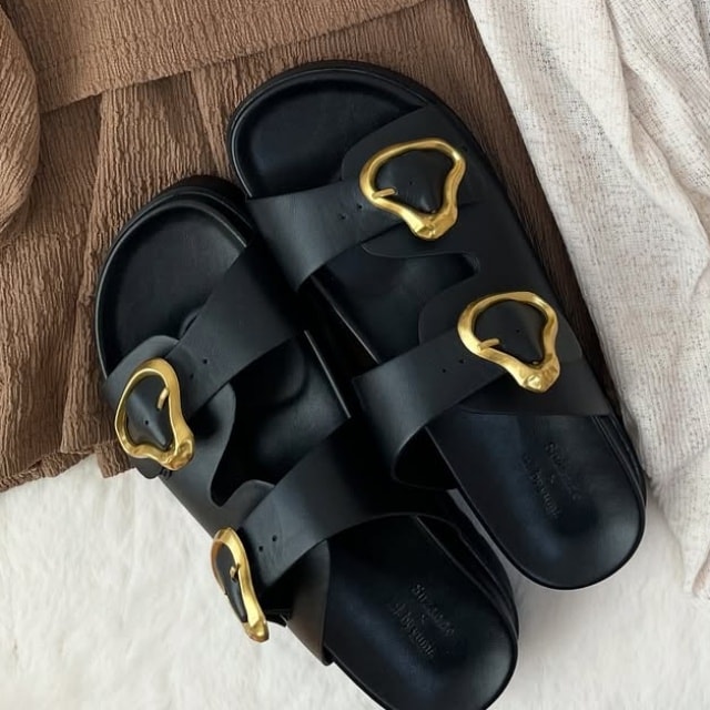 しまむら「2ベルトバックルサンダル」