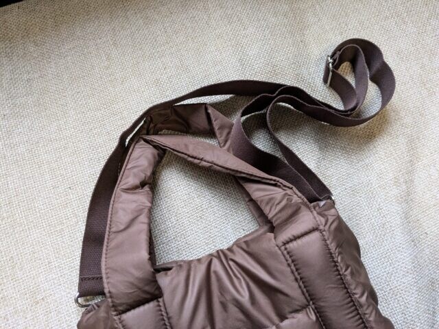 ショルダーストラップ