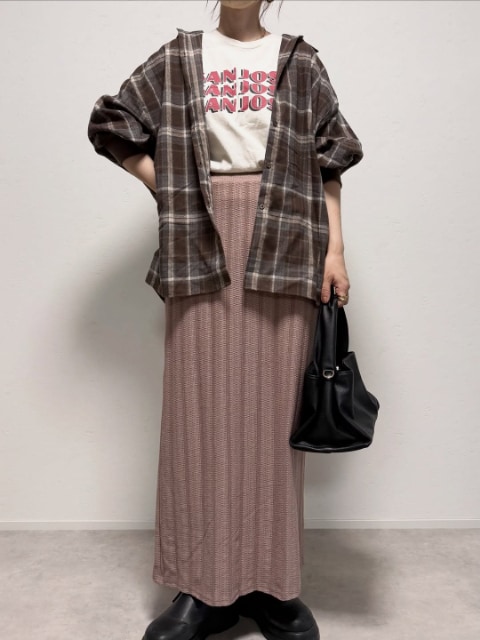 TT＊MAYキモウCHシャツを着用したコーデ