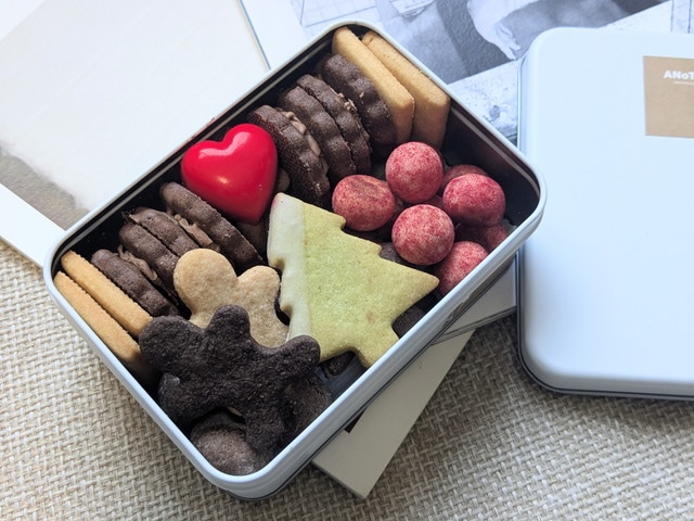 帝国ホテルのオンラインモールで出会える！ロリアンコティの「クリスマス限定クッキー缶」が素敵すぎる♡｜ANoTHER IMPERIAL HOTEL