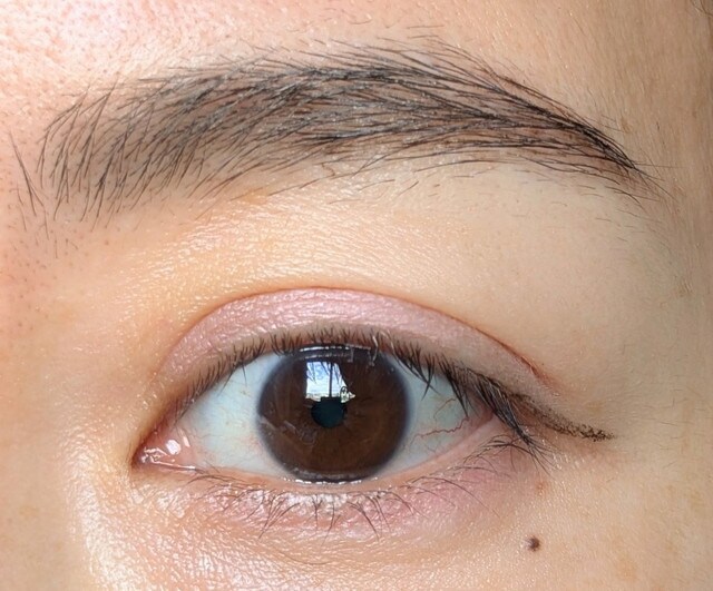 KATE デザイニングアイブロウ3D EX-13 と3DアイブロウカラーZ GY-3 を使用した眉メイク仕上がり