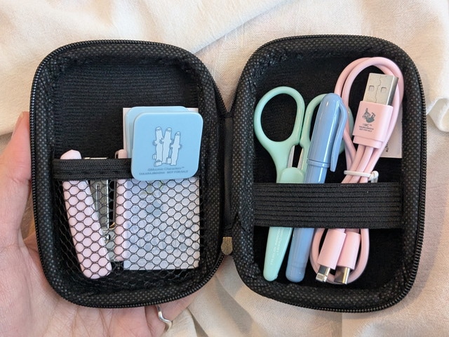 ステーショナリーセットをケースに収納した様子