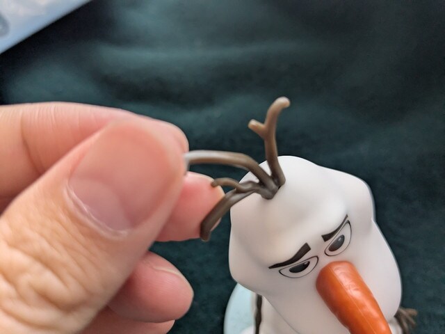 オラフ お部屋ライト 頭の枝パーツの柔らかさ