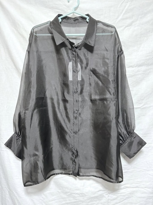 しまむら「ポケット襟付きシアーブラウス」