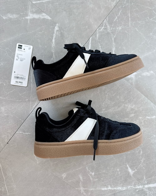 【1290円!】高見えすぎて二度見…ヘビロテ確定のGUベロアスニーカー