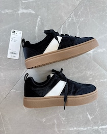 【1290円！】高見えすぎて二度見…ヘビロテ確定のGUベロアスニーカー