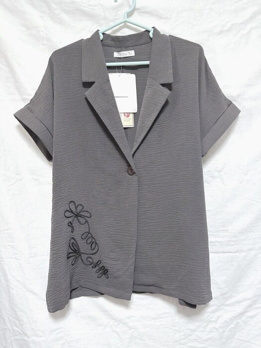 しまむら「コード刺繍テーラードジャケット」