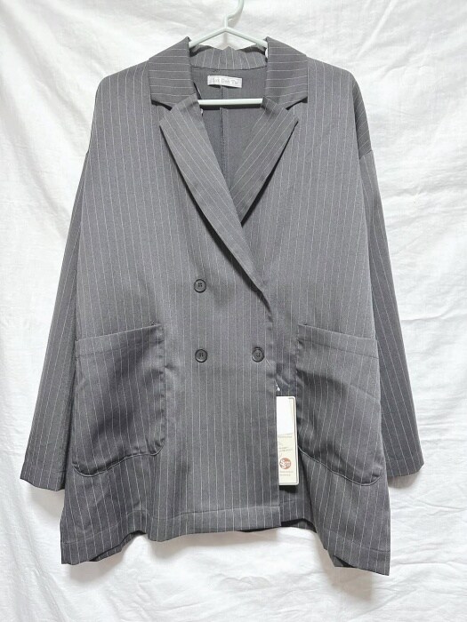 しまむら「ピンストライプダブルジャケット」