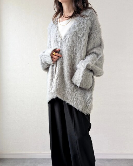 キモウルーズニットCDを着たコーデ