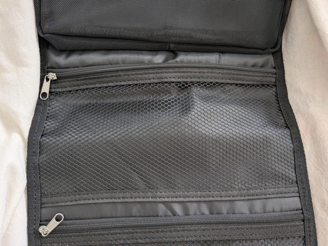 効率厨ポーチ 大きめメッシュポケットのアップ