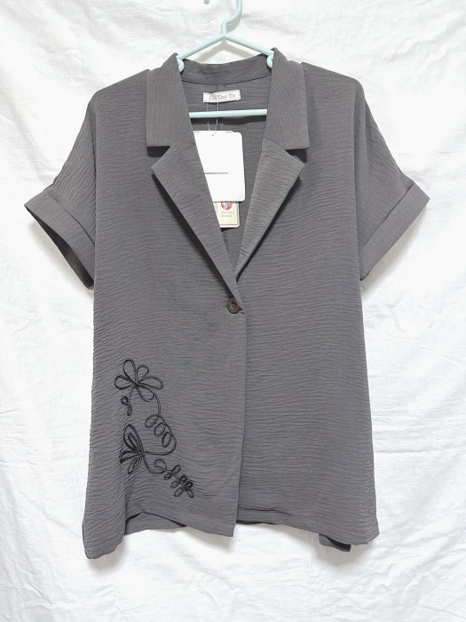 しまむら「コード刺繍テーラードジャケット」