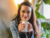 「あと10分だけ」「このメールだけ返してから」仕事も家事も全力女性へ。今日からできる“ぐっすり美人”習慣