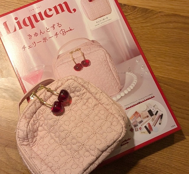 さくらんぼモチーフが可愛すぎ♡「きゅんとするチェリーポーチ」がムック本で登場！