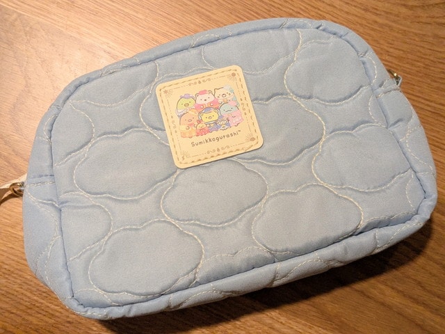 すみっコぐらし 空の王国 キルティングポーチ 正面