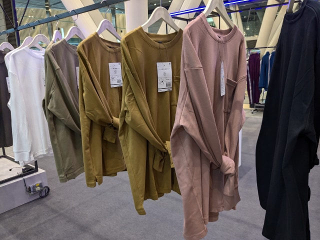 5色のシン・呼吸する長袖Tシャツ