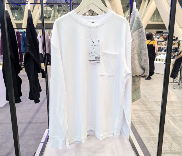 白のシン・呼吸する長袖Tシャツ