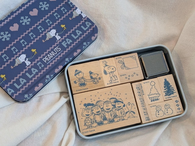 缶入りスヌーピースタンプセットの中身とインク2色