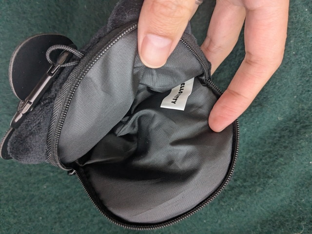 フェイスポーチ中身