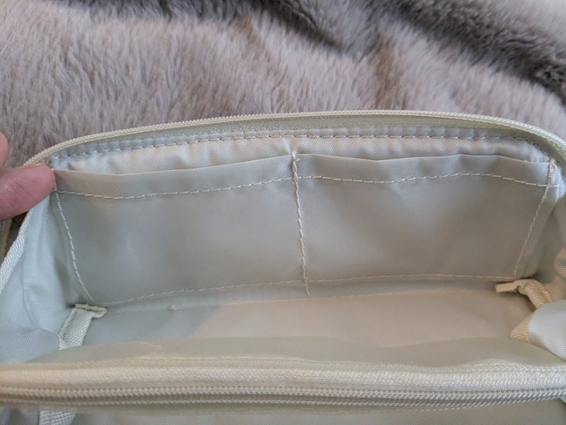 kippis（キッピス）さくらんぼ柄マルチケース 内側のポケット